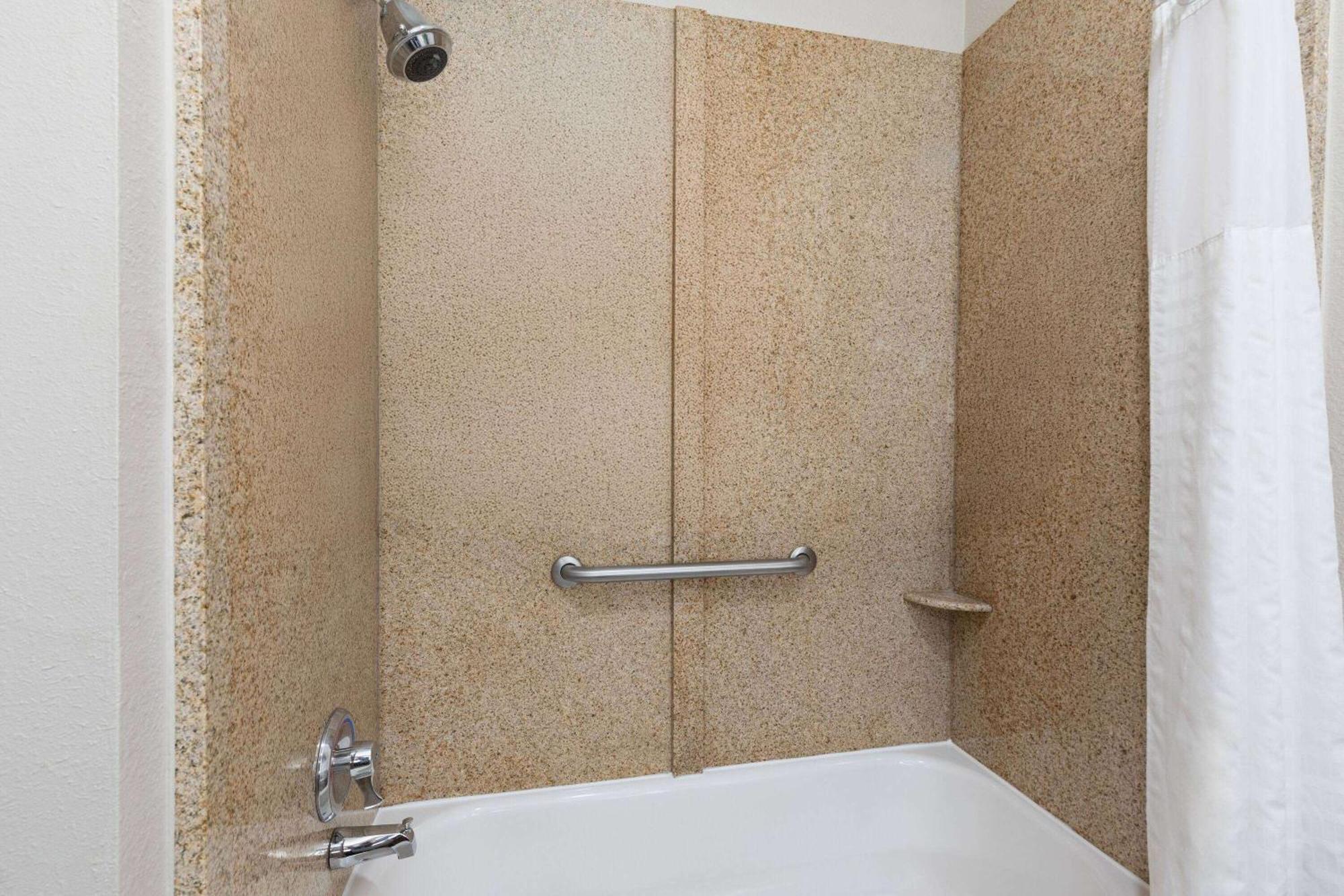 La Quinta By Wyndham Snellville - Stone Mountain Bagian luar foto