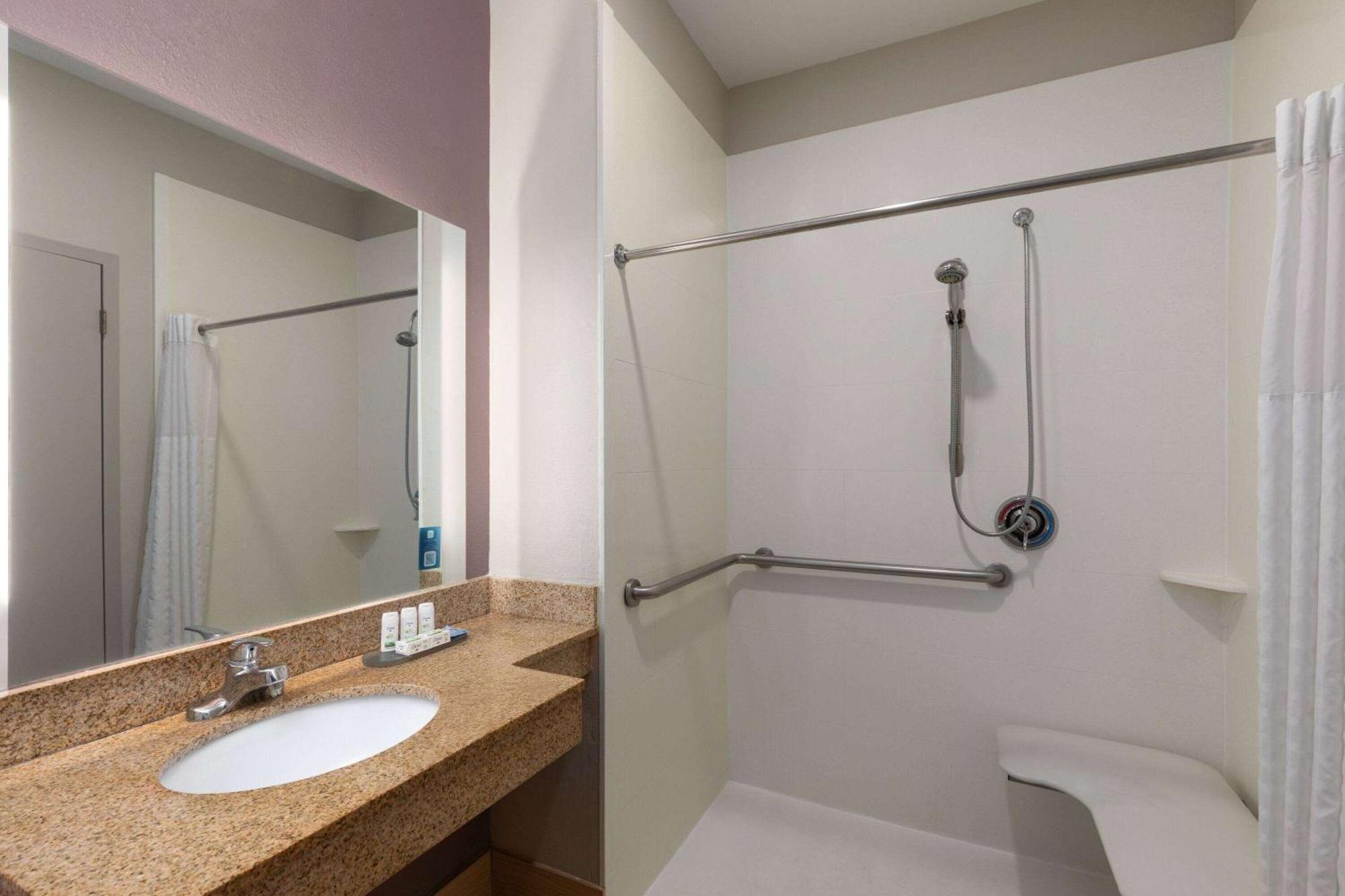 La Quinta By Wyndham Snellville - Stone Mountain Bagian luar foto