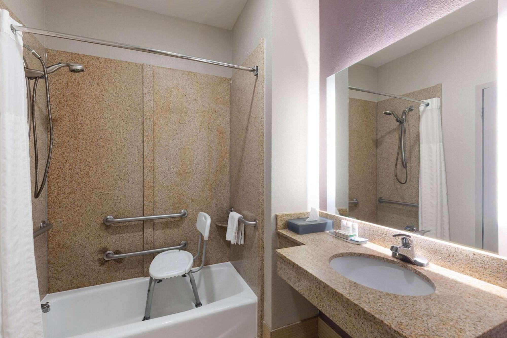 La Quinta By Wyndham Snellville - Stone Mountain Bagian luar foto
